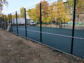 Забор на спортивную площадку 40 метров фото в Подольске